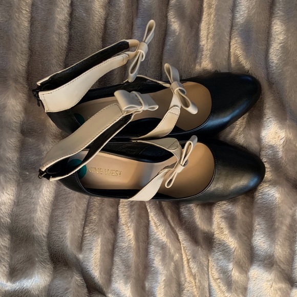 Black & Cream Nine West Heels - Picture 4 of 4